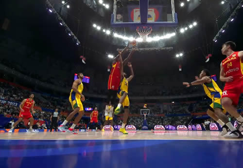 Partido del mundial de baloncesto entre España y Brasil